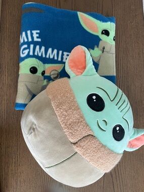 Star Wars The Child Plush Pillow & Blue Graphic Blanket Set
